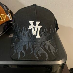 Kill the hype LA black flames fitted size 7 1/2